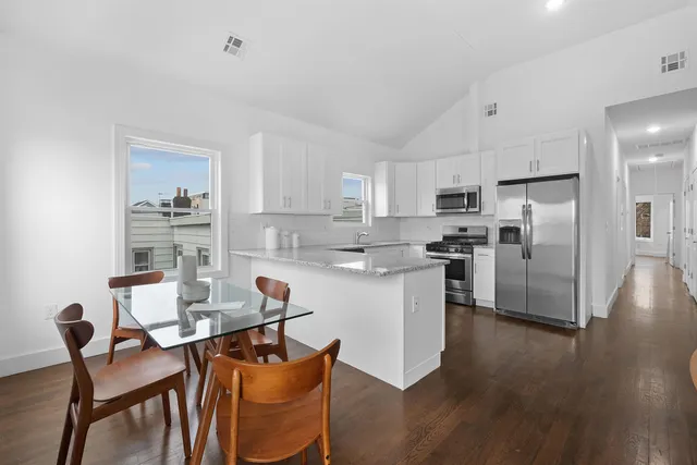 $3,595 | 111 Charles Street, Unit 2, Jersey City, NJ 07307