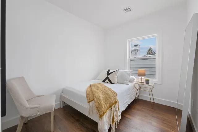 $3,595 | 111 Charles Street, Unit 2, Jersey City, NJ 07307