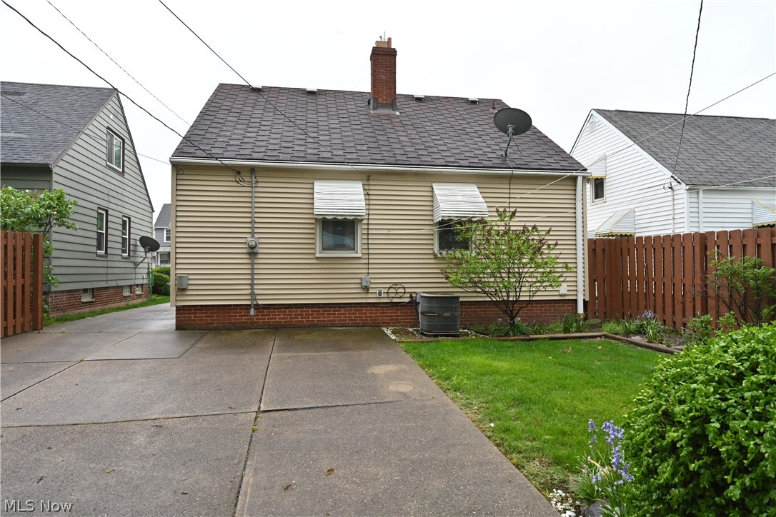 6210 Ridgewood Avenue Cleveland, OH 44129 - Photo 28 of 30