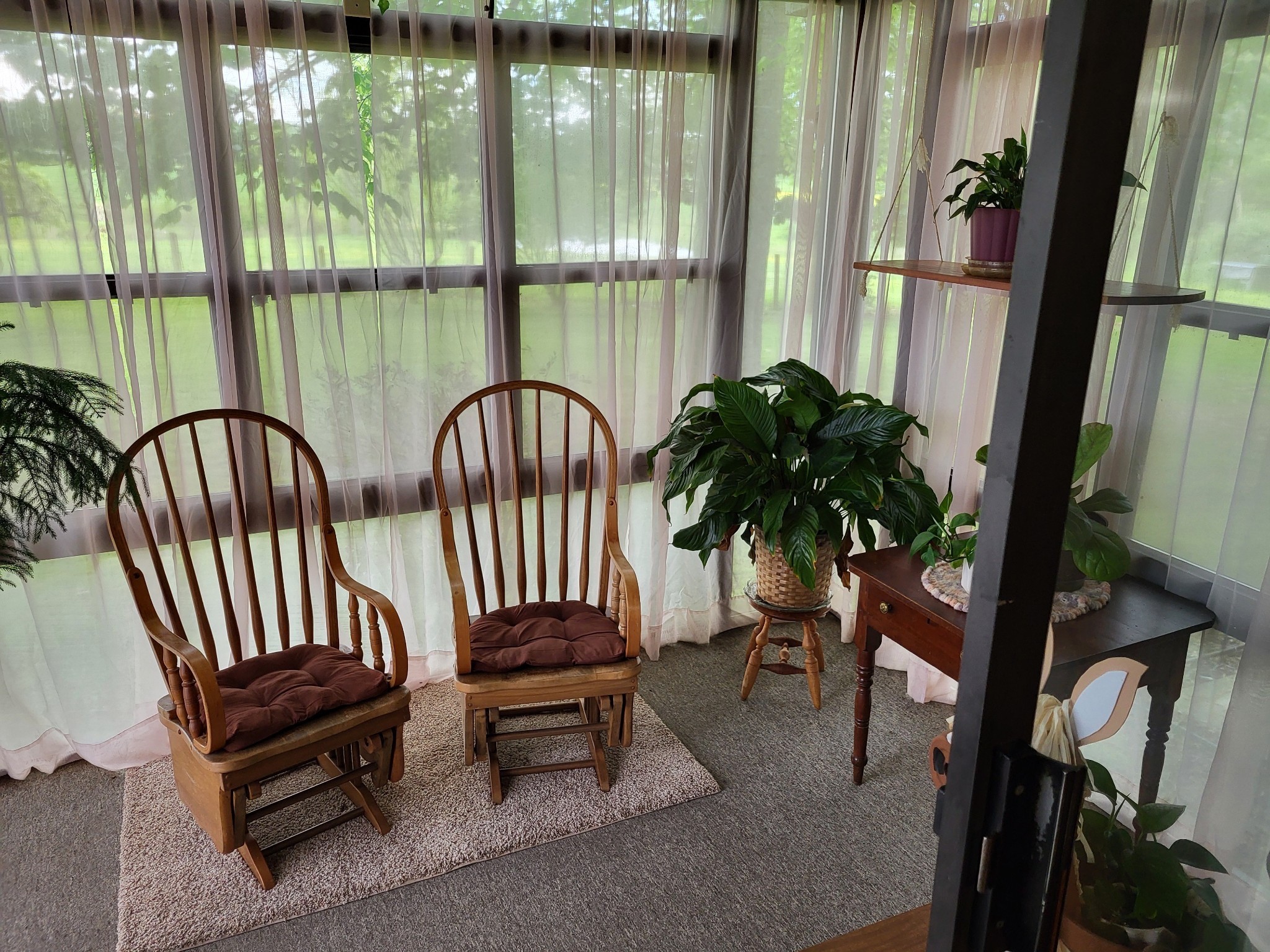 967 Mud Creek Road Morrison, TN 37357 - Photo 13 of 33 a view of a chairs and table in a balcony