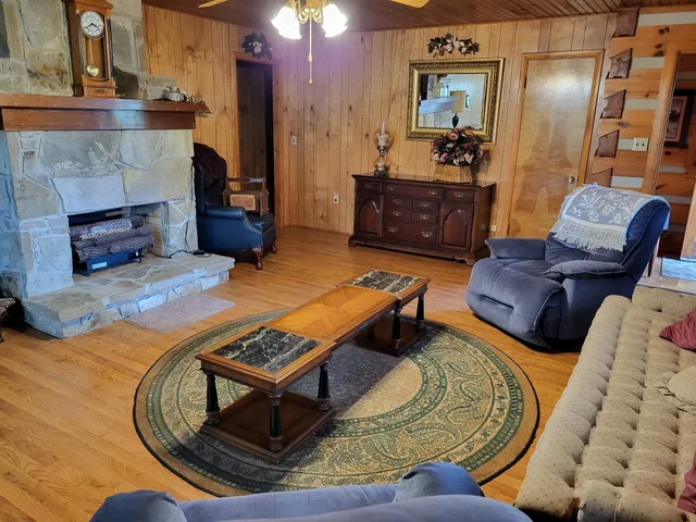 $699,900 | 967 Mud Creek Road, Morrison, TN 37357