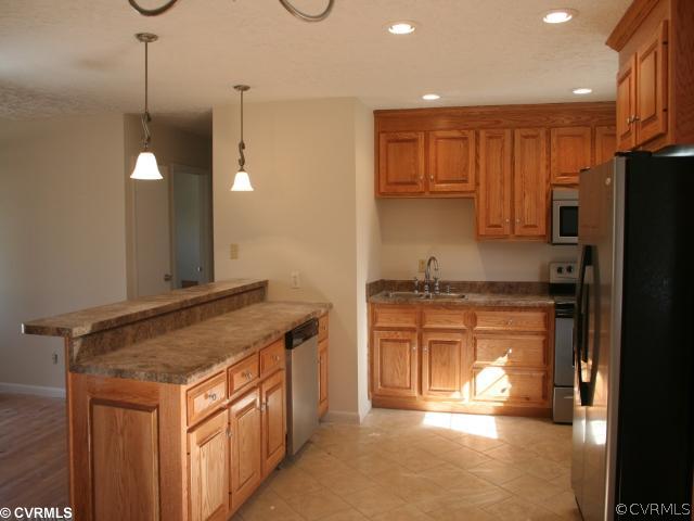 2101 Mountain View Road Powhatan, VA 23139 - Photo 4 of 8 Kitchen - The kitchen includes all new stainless s