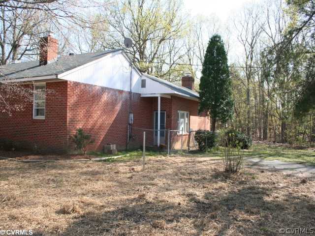 2101 Mountain View Road Powhatan, VA 23139 - Photo 7 of 8 View - Side view of the home.