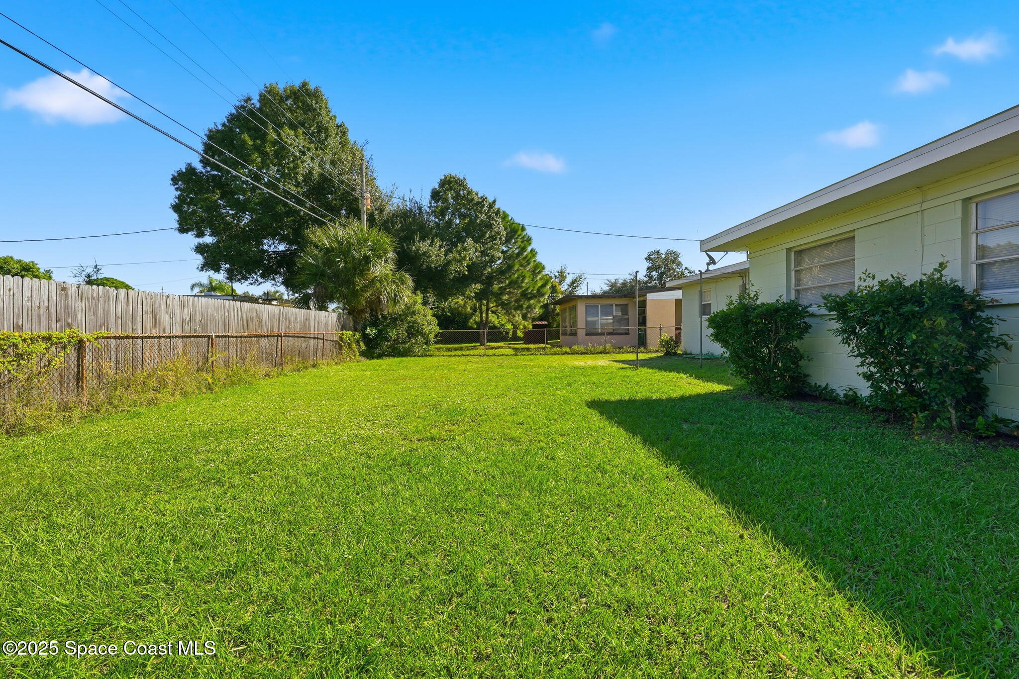 1208 Willow Lane Cocoa, FL 32922 - Photo 4 of 35 17-web-or-mls-photo-23