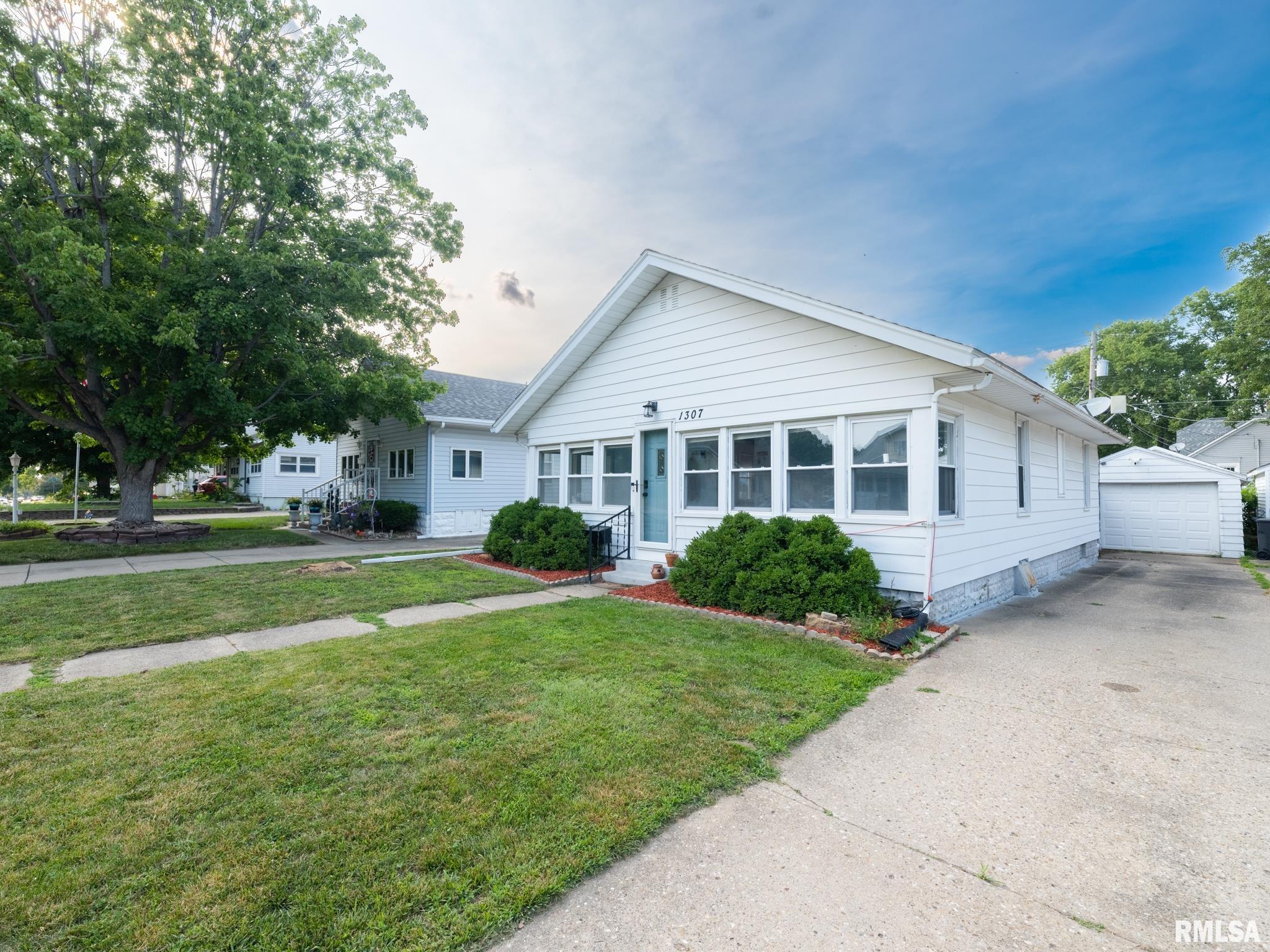1307 State Street Pekin, IL 61554 - Photo 2 of 50