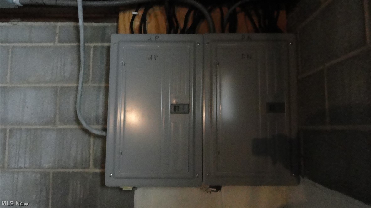 13578 Cedar Road Cleveland, OH 44118 - Photo 20 of 24