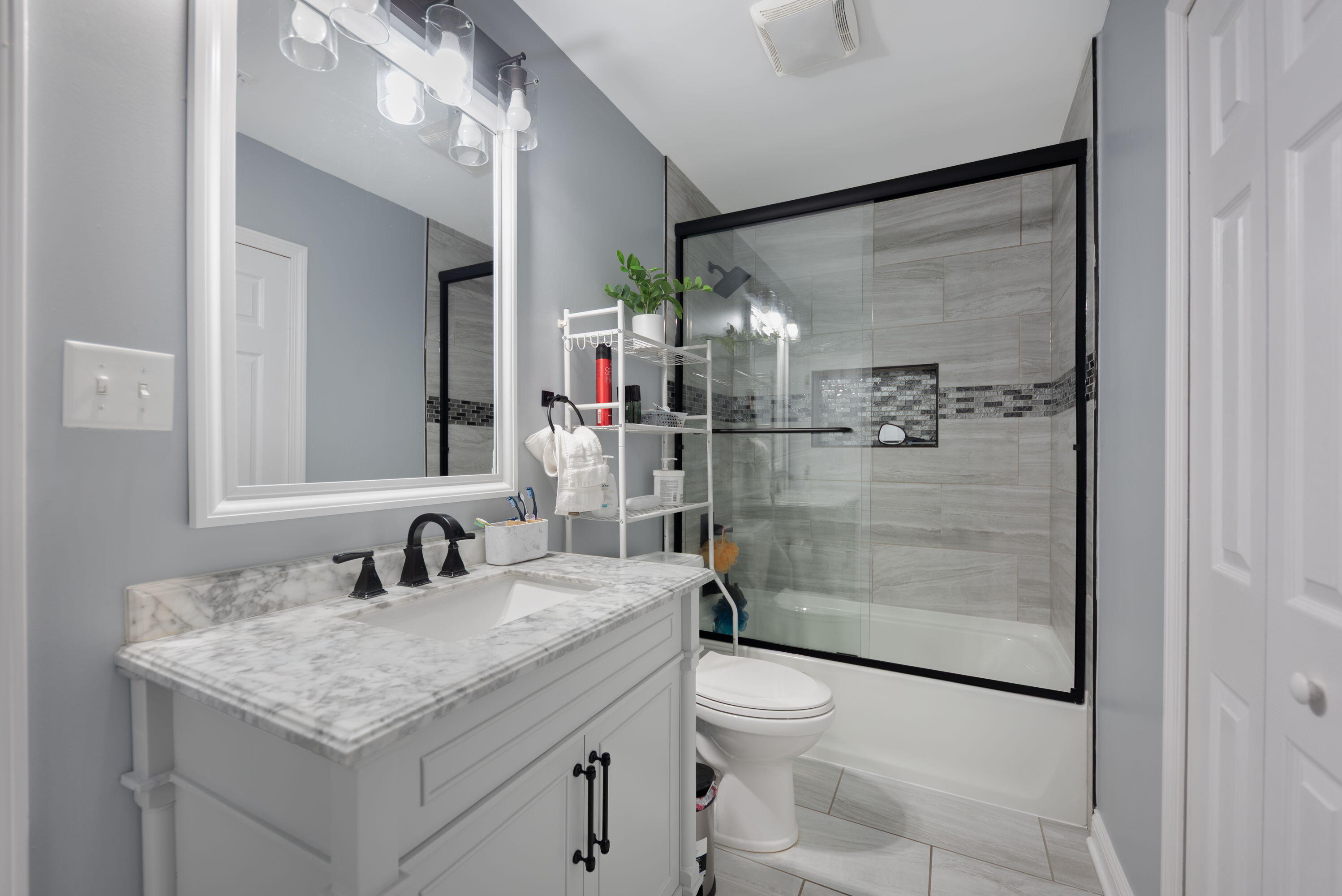 7944 Harrison Avenue Munster, IN 46321 - Photo 7 of 18 2996x2000
