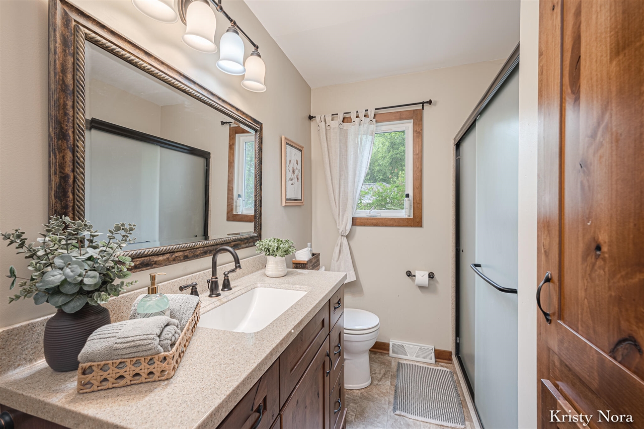5937 East Pakes Road Crystal, MI 48818 - Photo 12 of 34