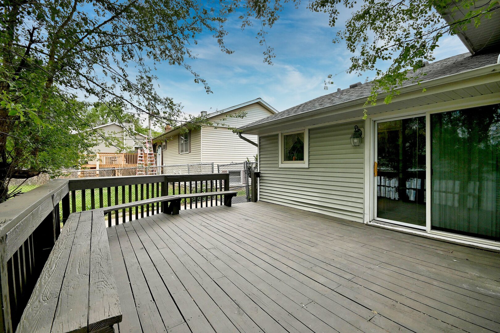 20564 Elizabeth Avenue Prairie View, IL 60089 - Photo 18 of 40 a porch with seating space