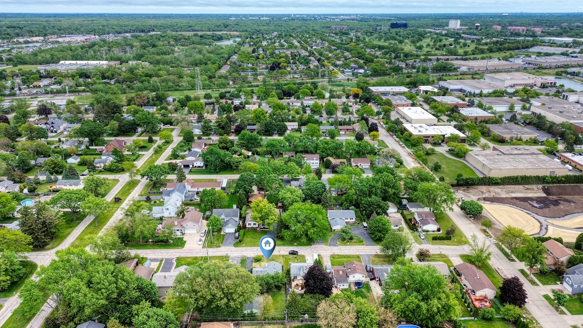 20564 Elizabeth Avenue Prairie View, IL 60089 - Photo 37 of 40 an aerial view of residential houses with outdoor space and trees