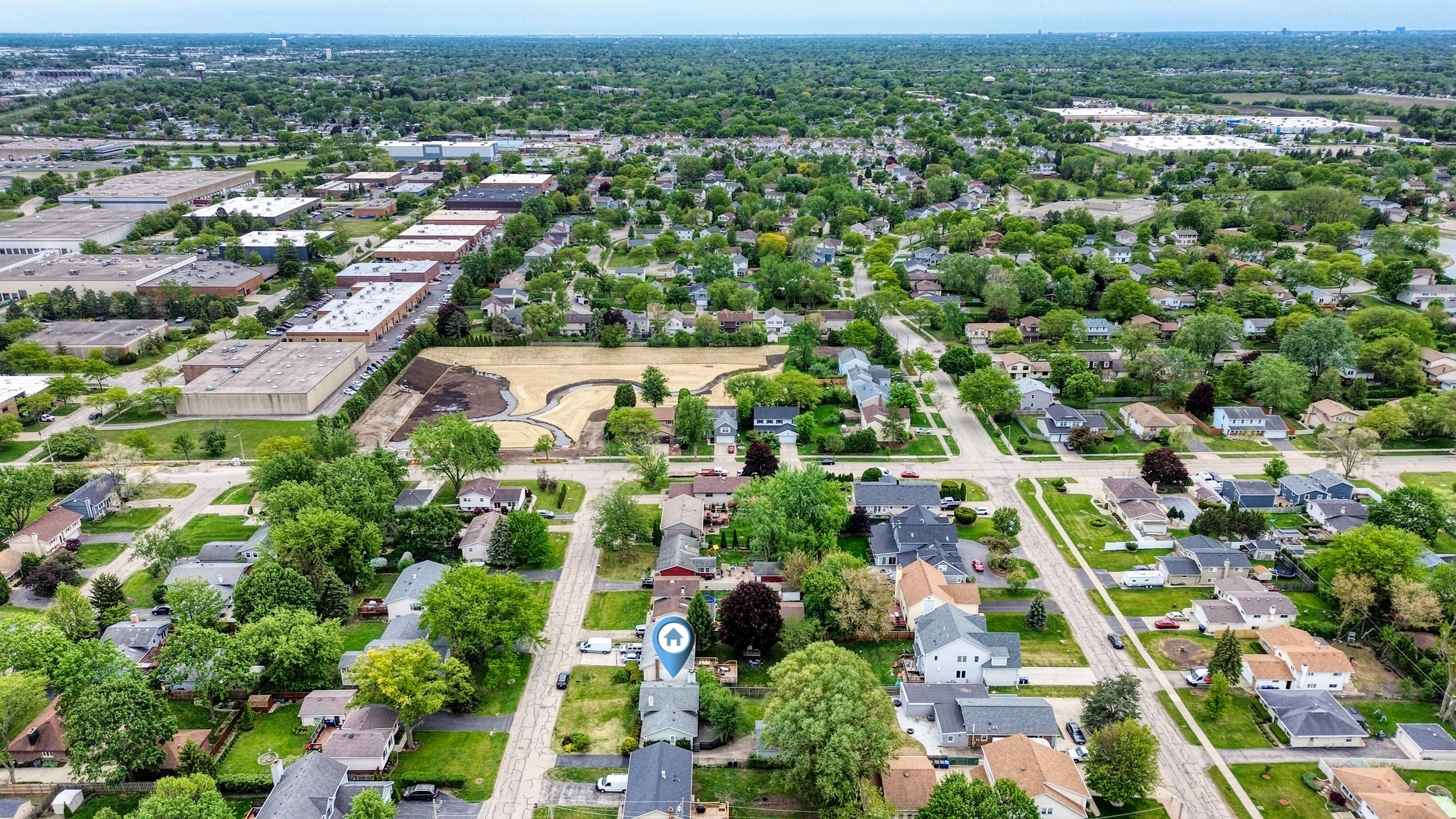 20564 Elizabeth Avenue Prairie View, IL 60089 - Photo 38 of 40 an aerial view of residential houses with outdoor space and trees