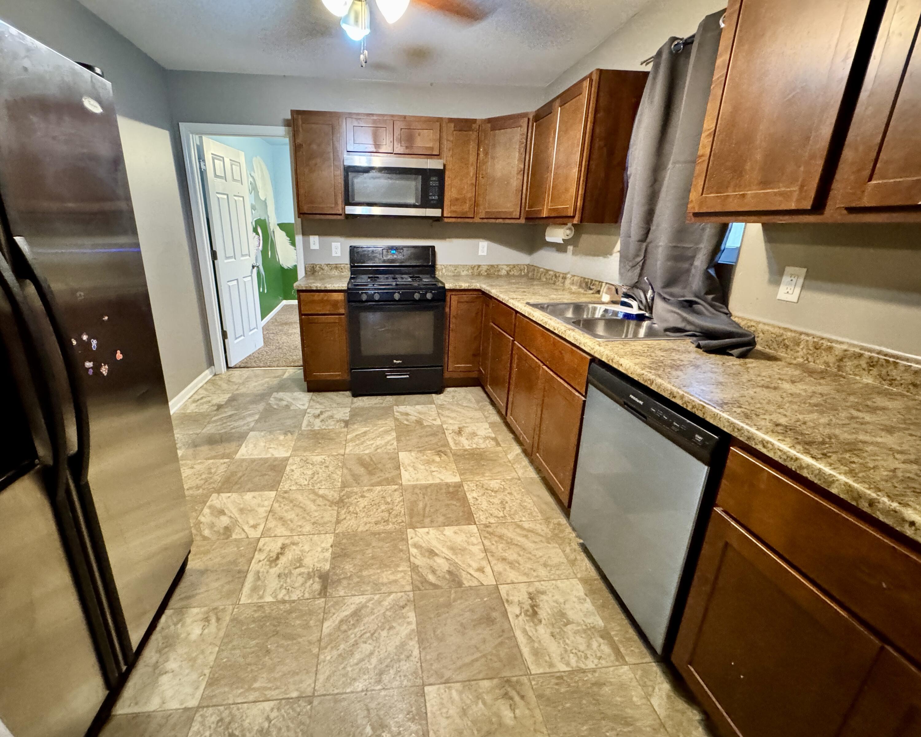 3936 Ross Road Gary, IN 46408 - Photo 7 of 16 3000x2402