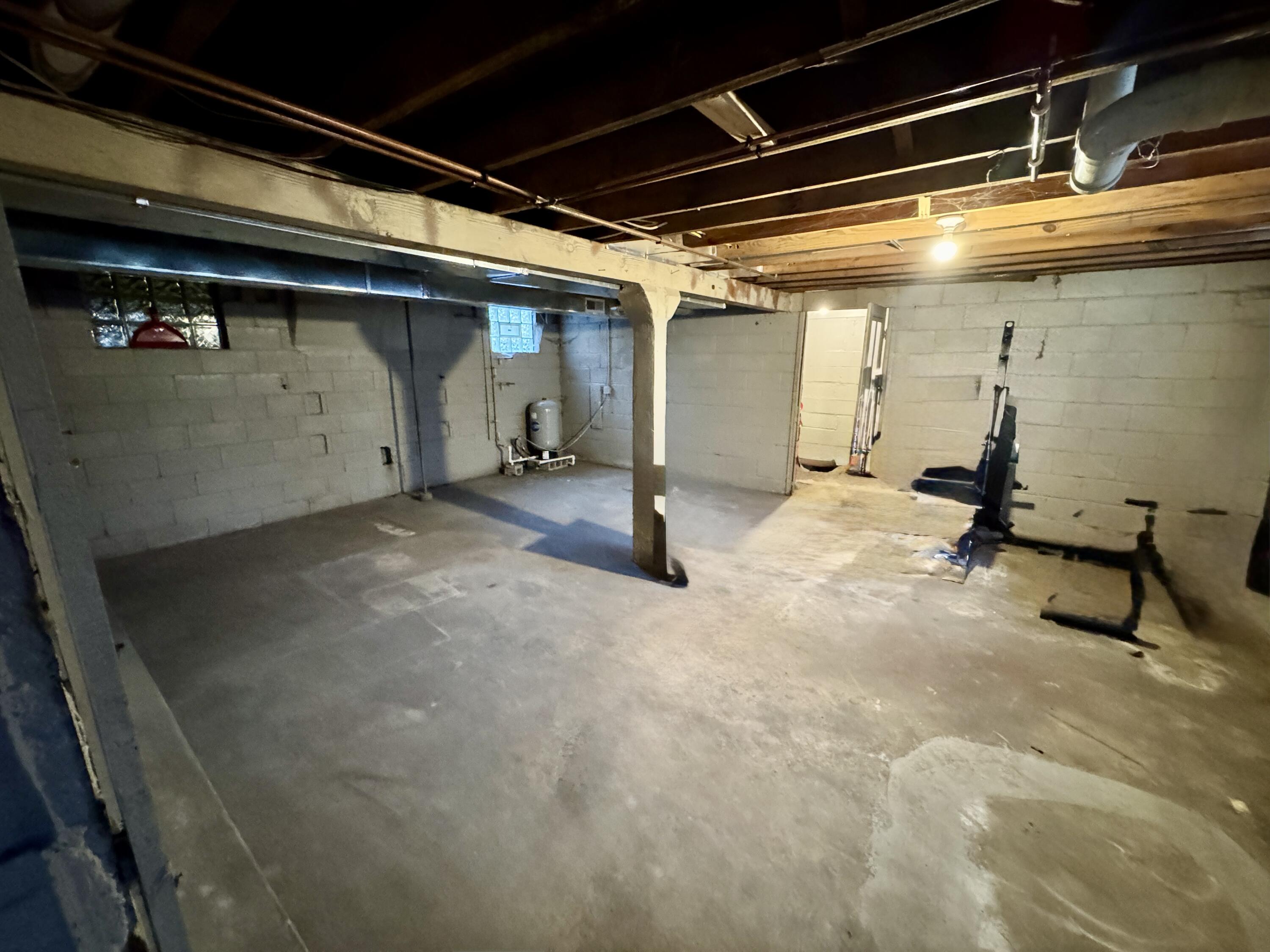 3936 Ross Road Gary, IN 46408 - Photo 9 of 16 3000x2250