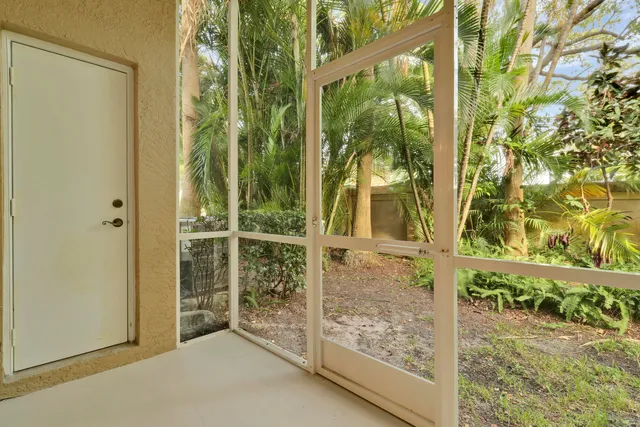 $349,900 | 110 Lighthouse Circle, Unit A, Tequesta, FL 33469