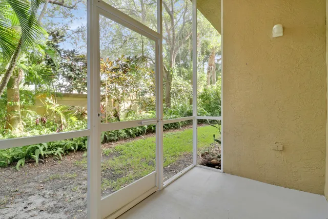 $349,900 | 110 Lighthouse Circle, Unit A, Tequesta, FL 33469