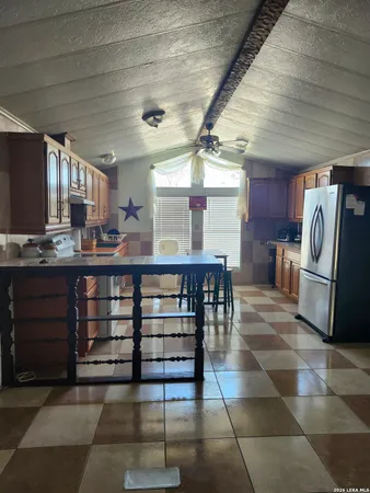 $1,500 | 1010 County Road 6710, Natalia, TX 78059