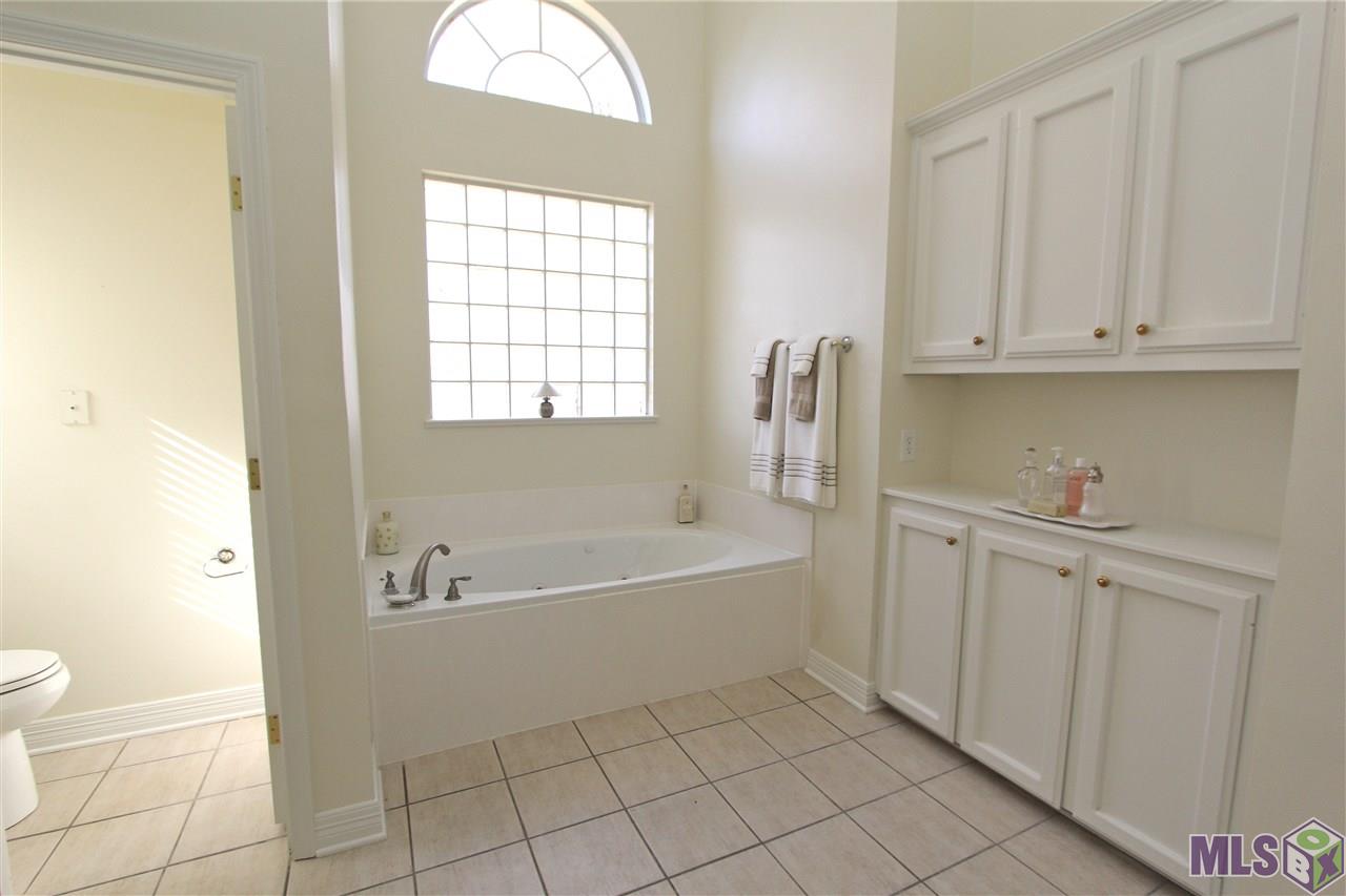 342 Donovan Court Baton Rouge, LA 70815 - Photo 11 of 22 Gallery Image 11