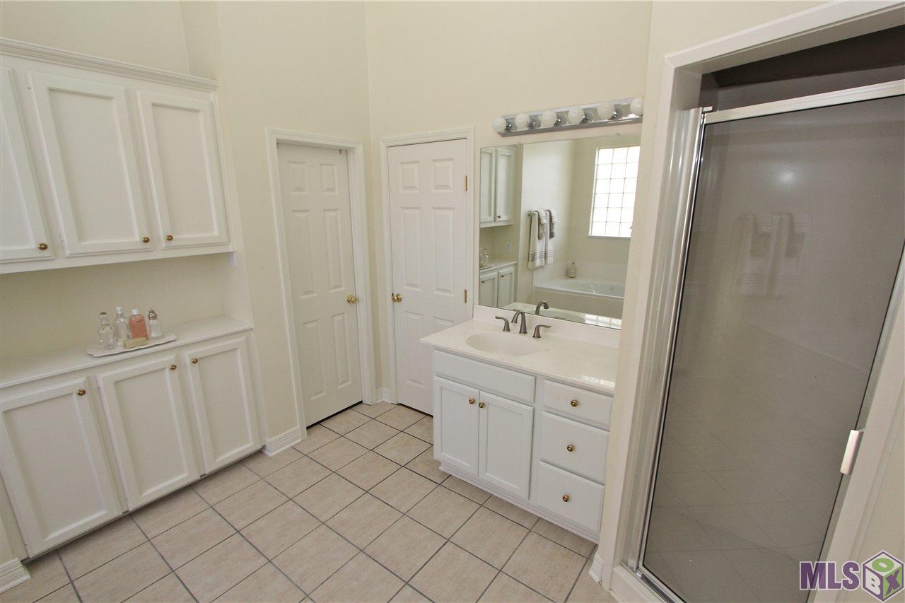 342 Donovan Court Baton Rouge, LA 70815 - Photo 12 of 22 Gallery Image 12