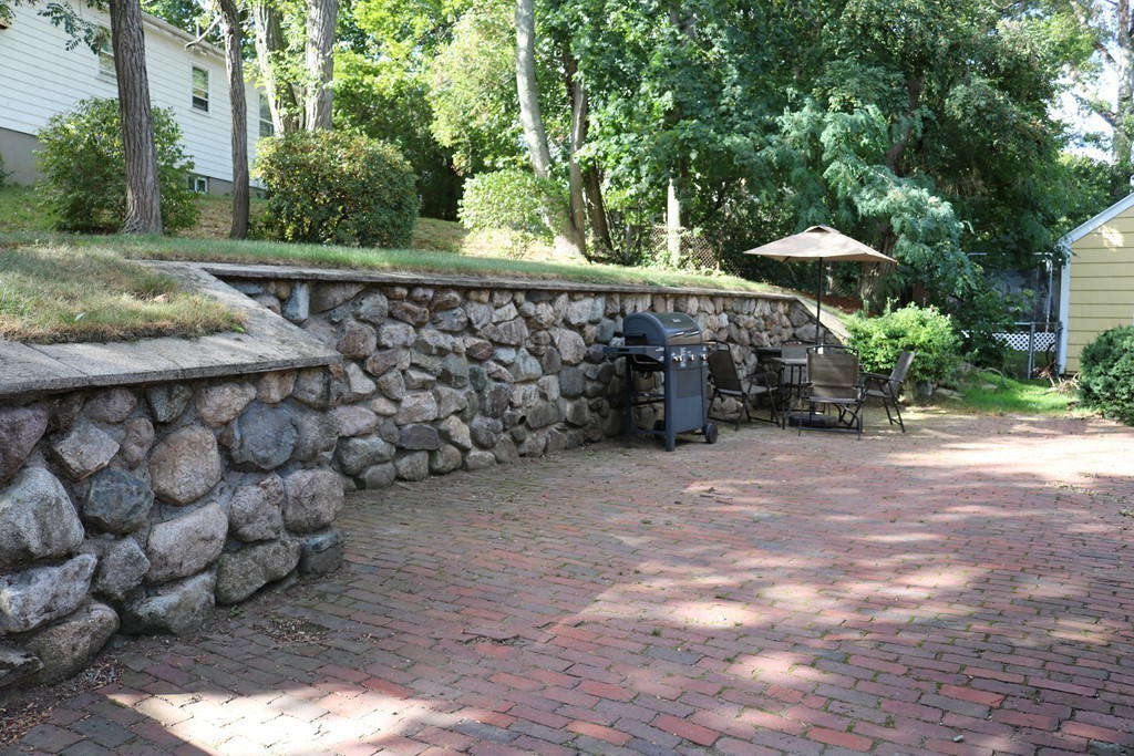 1175 Brook Road Milton, MA 02186 - Photo 3 of 21