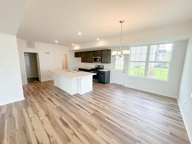 $398,827 | 1015 Celebration Drive, Aurora, IL 60504