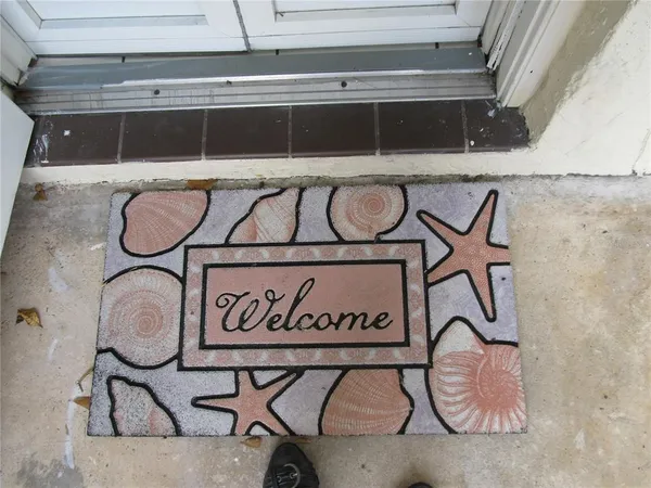 $4,300 | 7050 West Country Club Drive North, Unit 10A, Sarasota, FL 34243