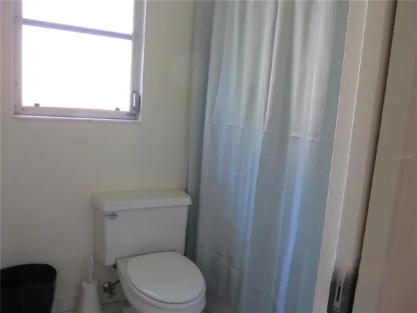 $4,300 | 7050 West Country Club Drive North, Unit 10A, Sarasota, FL 34243