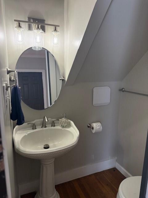 302 Merrick Street Shreveport, LA 71104 - Photo 8 of 30 a bathroom with a sink and a mirror