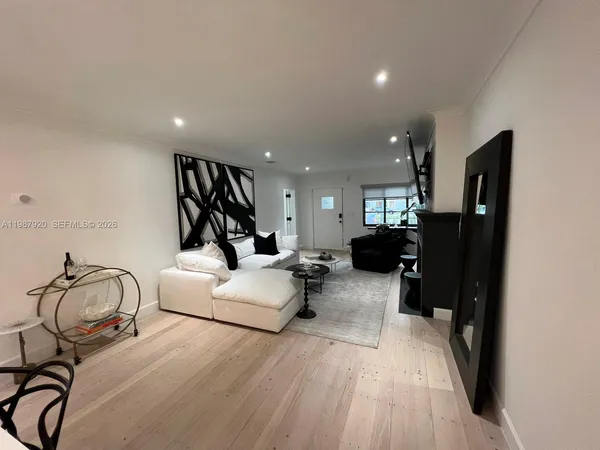 $14,000 | 5173 Alton Road, Miami Beach, FL 33140