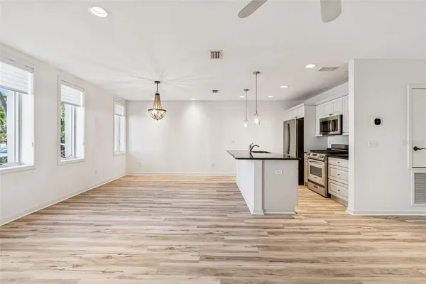 $4,300 | 1685 Laurel Street, Unit 3, Sarasota, FL 34236