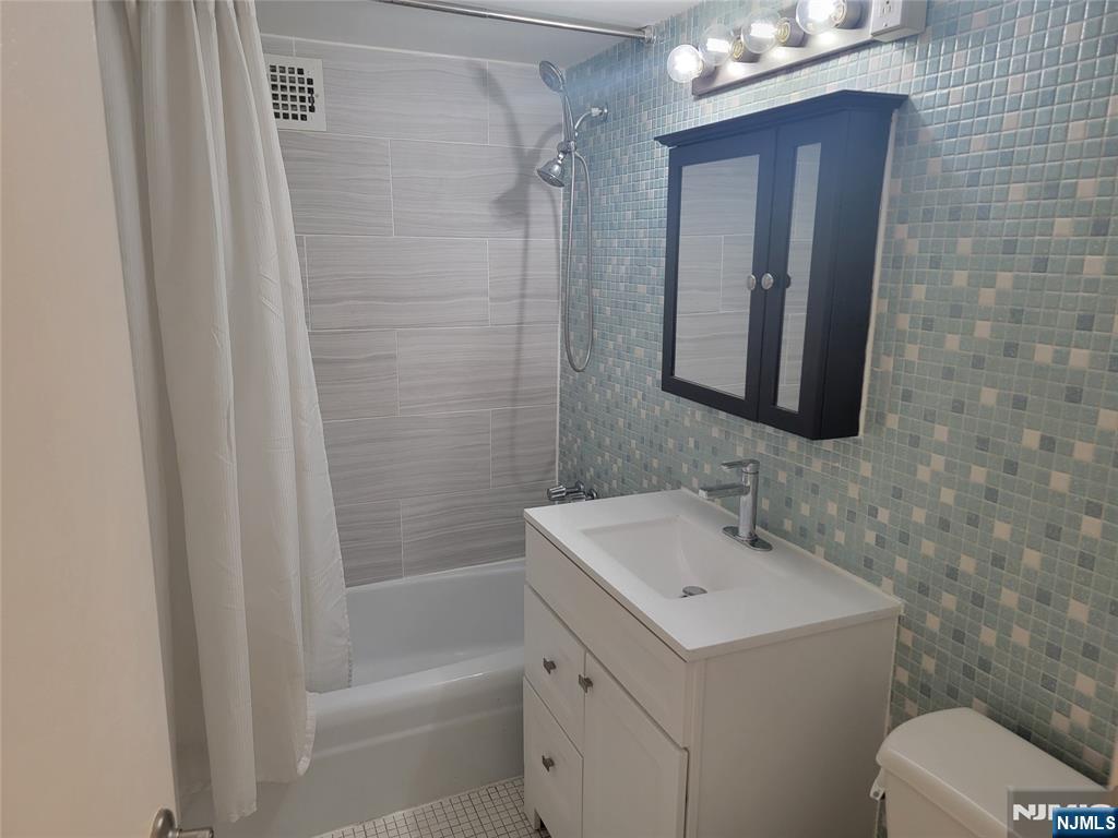 265 Main Street, Unit 206 Ridgefield Park, NJ 07660 - Photo 3 of 5