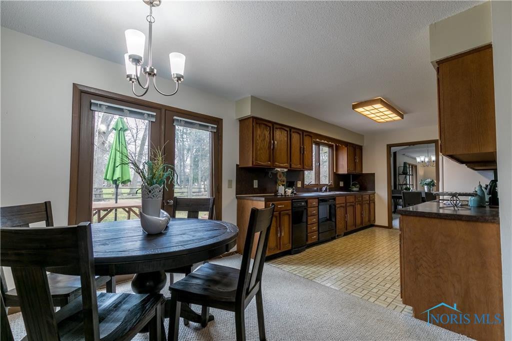 1641 Fallbrook Road Toledo, OH 43614 - Photo 17 of 36 Gallery Image 17