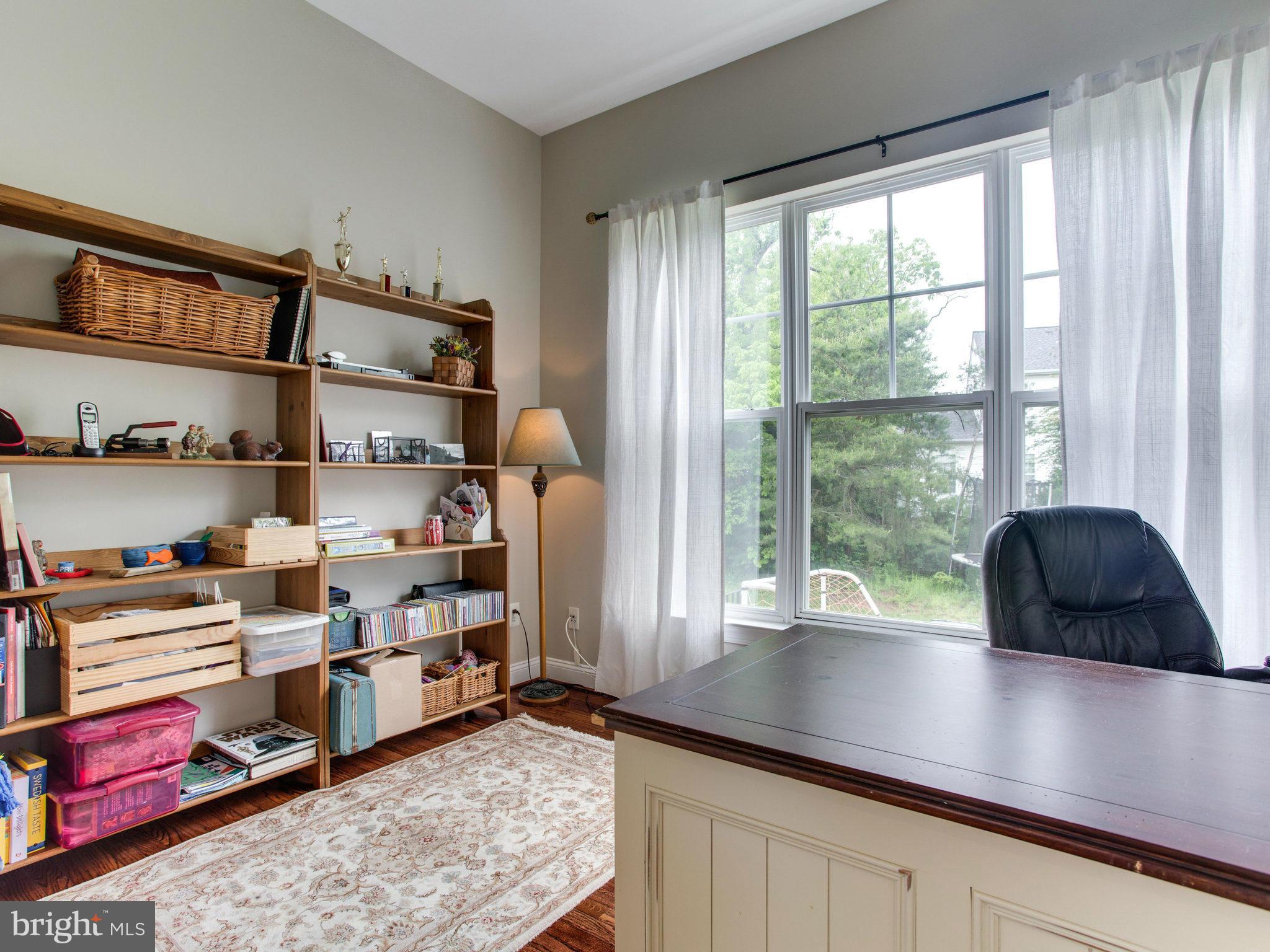 9069 Roaring Spring Loop Bristow, VA 20136 - Photo 5 of 30 Library