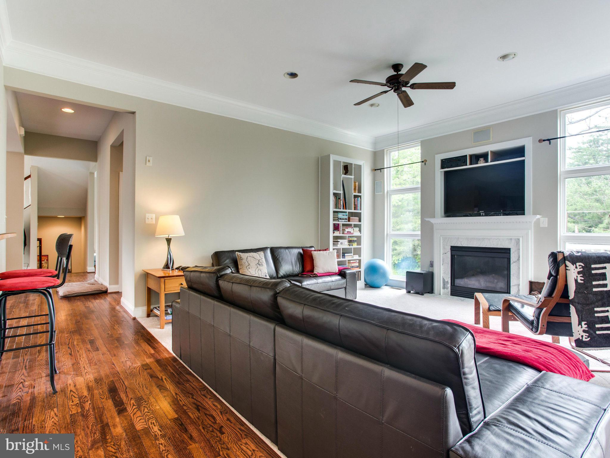 9069 Roaring Spring Loop Bristow, VA 20136 - Photo 7 of 30 Family Room