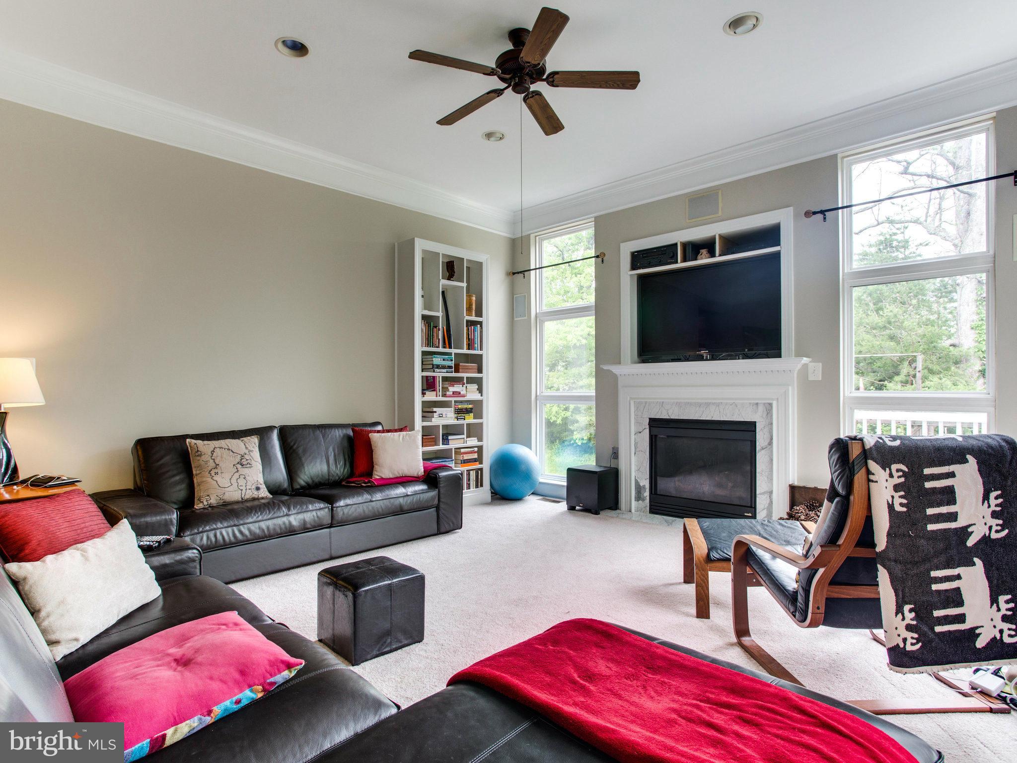 9069 Roaring Spring Loop Bristow, VA 20136 - Photo 8 of 30 Family Room