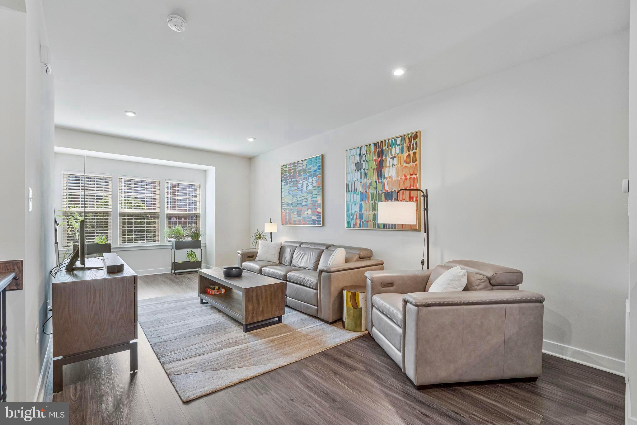 2736 Velocity Road Herndon, VA 20171 - Photo 5 of 42 Large Spacious & Sunny Family Room
