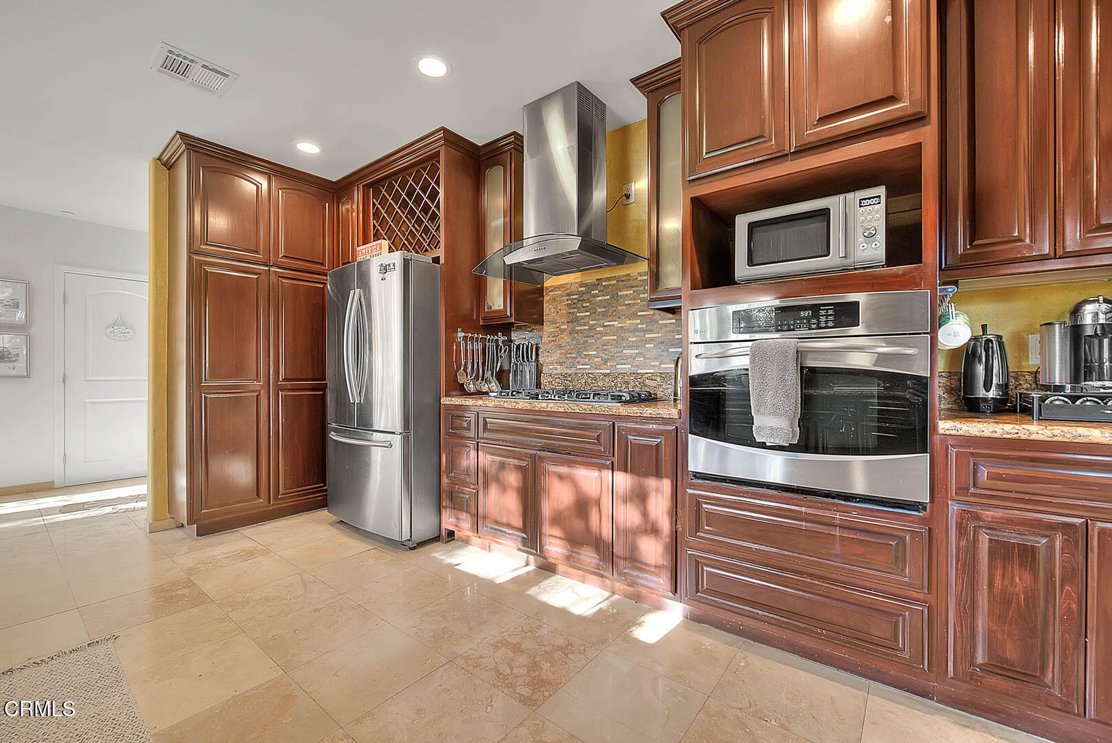 3255 Buckingham Road Glendale, CA 91206 - Photo 26 of 70 Kitchen (5 of 6)