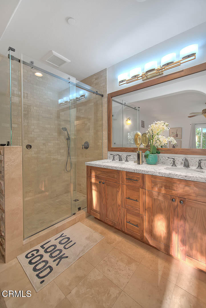 3255 Buckingham Road Glendale, CA 91206 - Photo 34 of 70 Primary Bathroom (1 of 6)