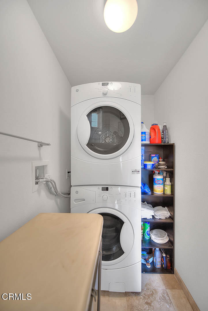 3255 Buckingham Road Glendale, CA 91206 - Photo 38 of 70 Laundry Room