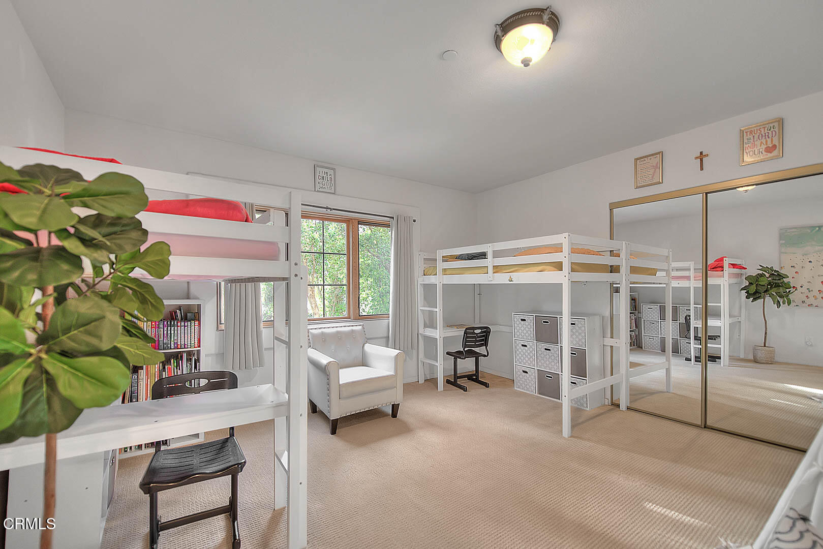 3255 Buckingham Road Glendale, CA 91206 - Photo 39 of 70 Bedroom 3 (1 of 3)