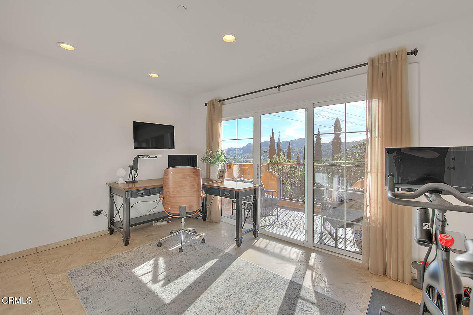 3255 Buckingham Road Glendale, CA 91206 - Photo 48 of 70 Office (1 of 3)