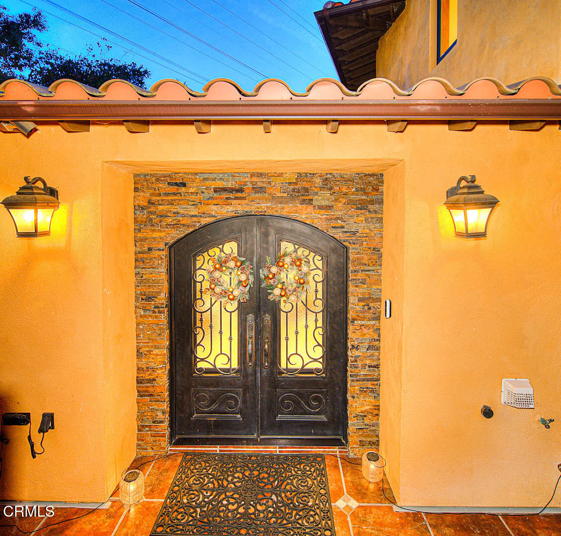 3255 Buckingham Road Glendale, CA 91206 - Photo 68 of 70 Front View ( Twiight ) (8 of 8)