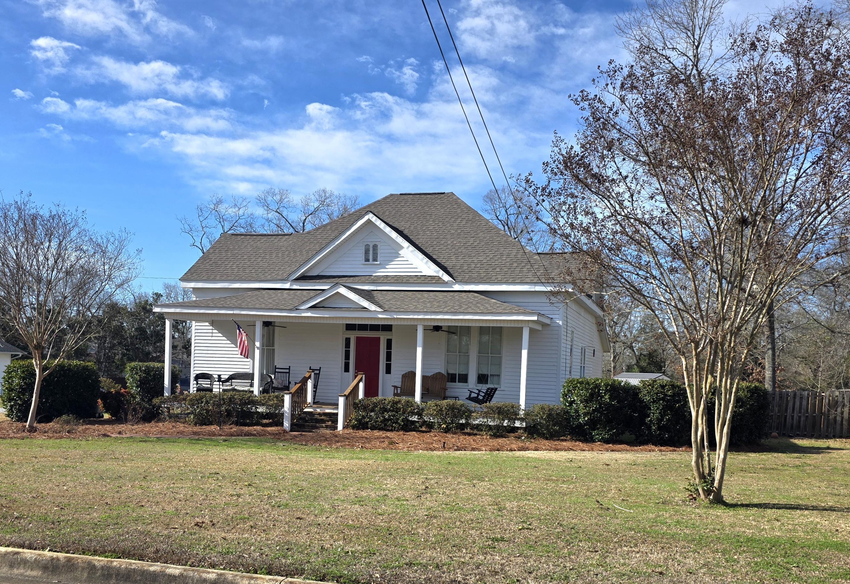 407 Russell Street Wrens, GA 30833 - Photo 4 of 37 20260224_101159