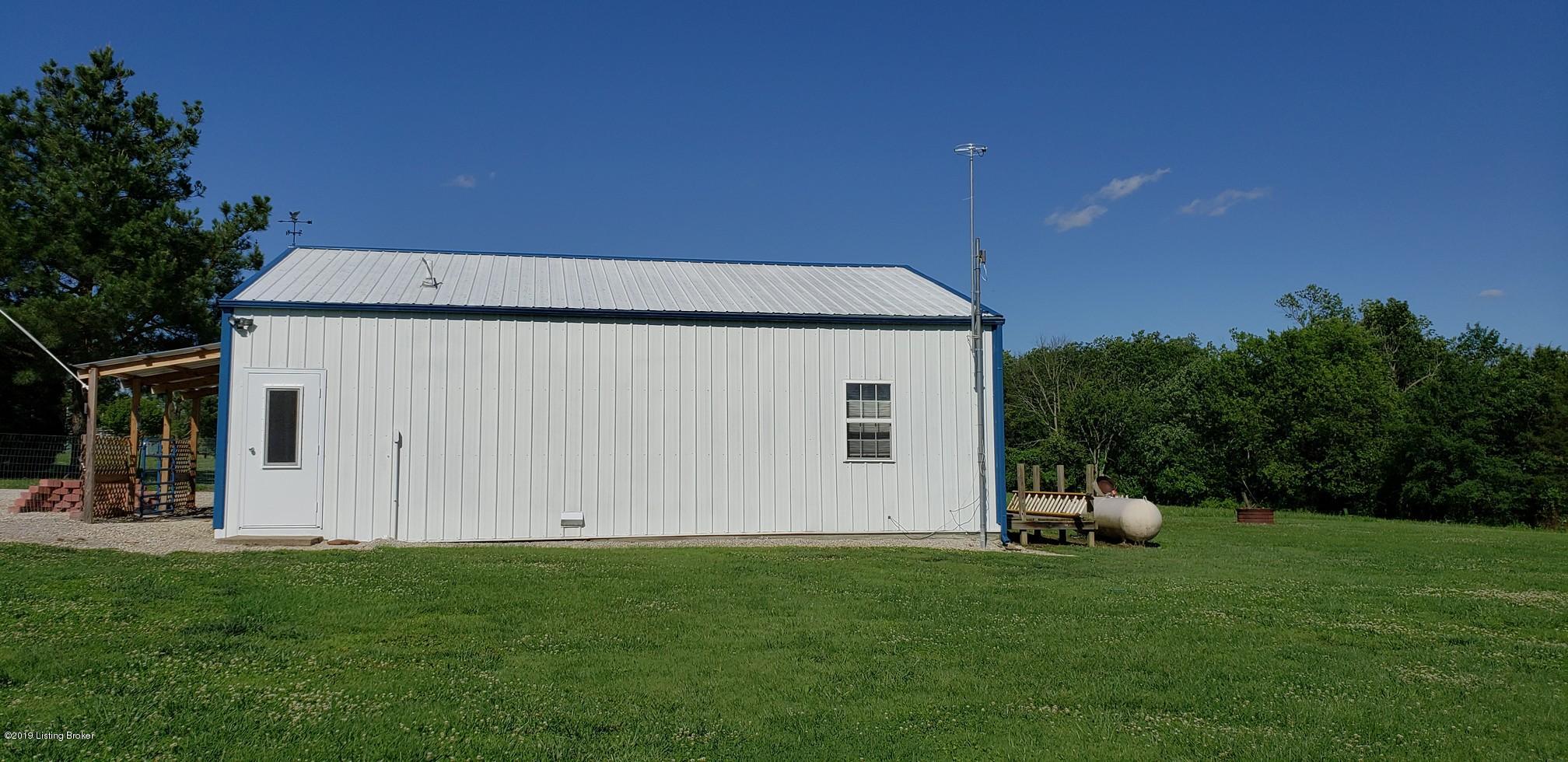 526 Green Farm Road Falls Of Rough, KY 40119 - Photo 10 of 29 Metal shed is low maintenance and yet comfortable.