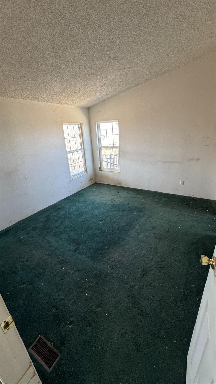 11086 Kelly Street Mojave, CA 93501 - Photo 9 of 10