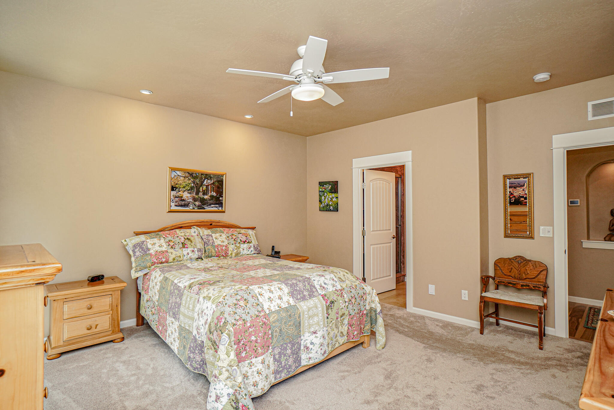 595 South Loop Road Jacksonville, OR 97530 - Photo 24 of 36 DSC00235
