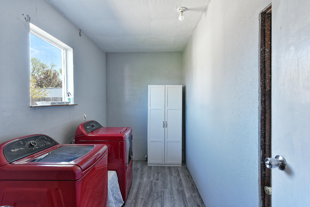 710 North 3rd Street Central Point, OR 97502 - Photo 17 of 24 DSC_1122