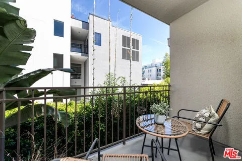 $650,000 | 4060 Glencoe Avenue, Unit 222, Marina del Rey, CA 90292