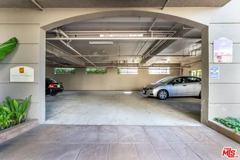 $650,000 | 4060 Glencoe Avenue, Unit 222, Marina del Rey, CA 90292