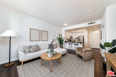 $650,000 | 4060 Glencoe Avenue, Unit 222, Marina del Rey, CA 90292