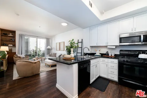 $650,000 | 4060 Glencoe Avenue, Unit 222, Marina del Rey, CA 90292